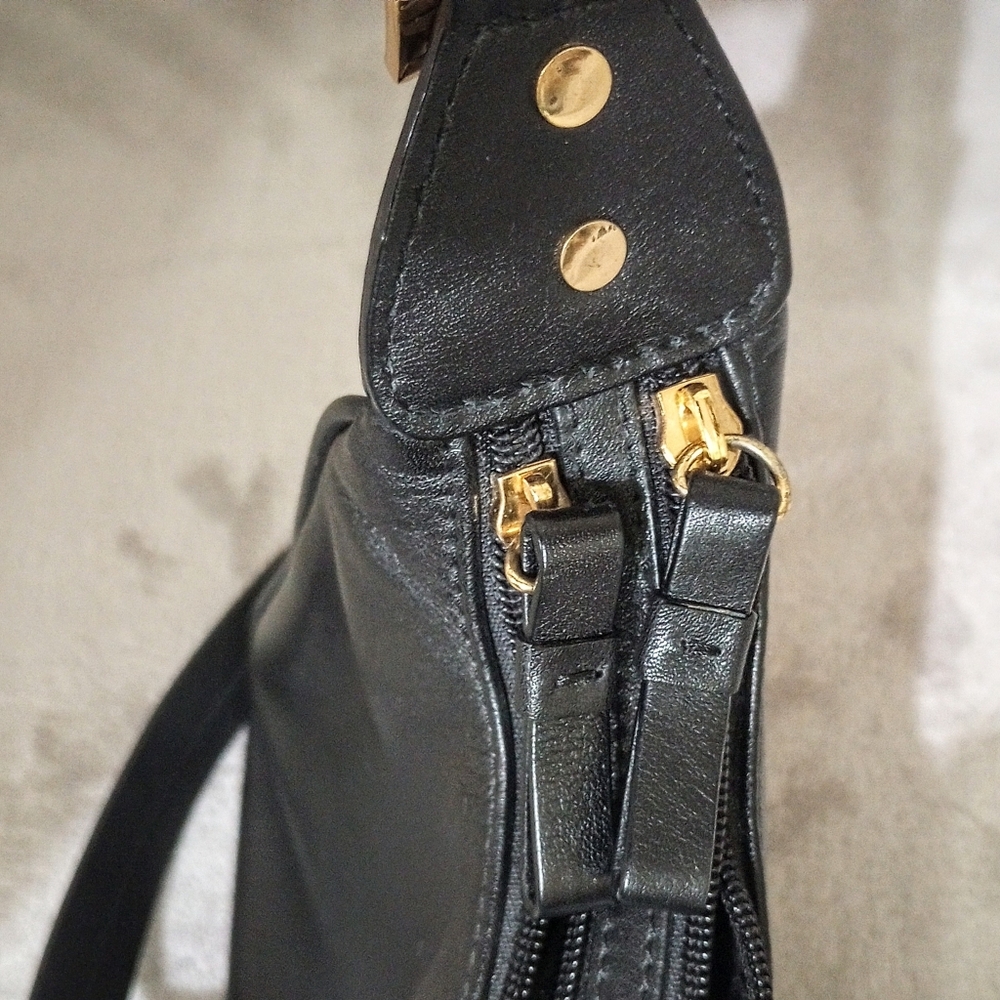 Vintage Aigner Black Leather Bag Gold Tone Hardware - Picture 10 of 10